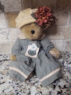 Boyds Bear Emmie Bramblebeary Plush Stuffed Toy